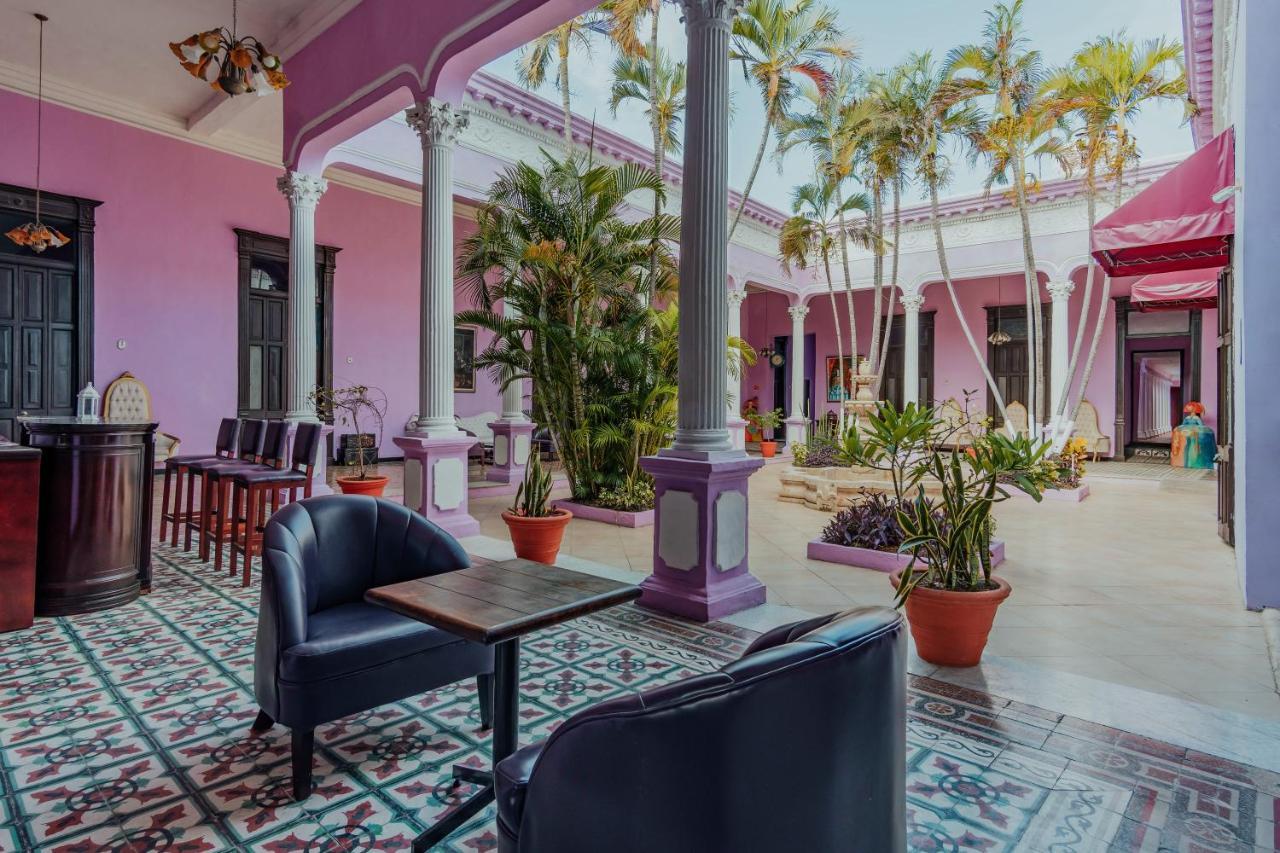Hotel Lavanda Cas Mérida Εξωτερικό φωτογραφία The courtyard of the hotel