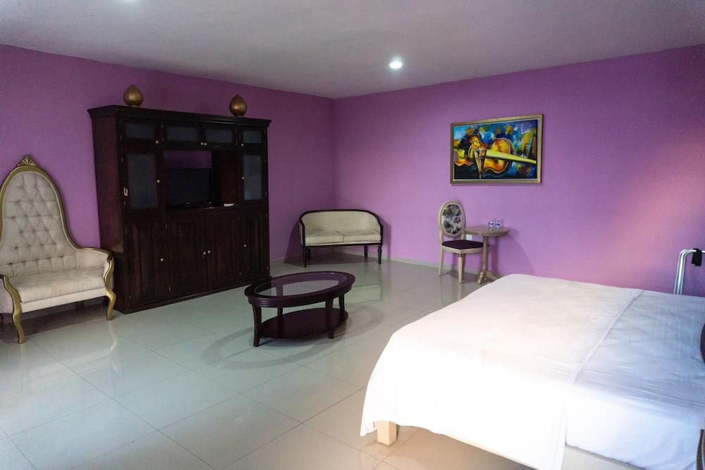 Hotel Lavanda Cas Mérida Εξωτερικό φωτογραφία A room at the hotel